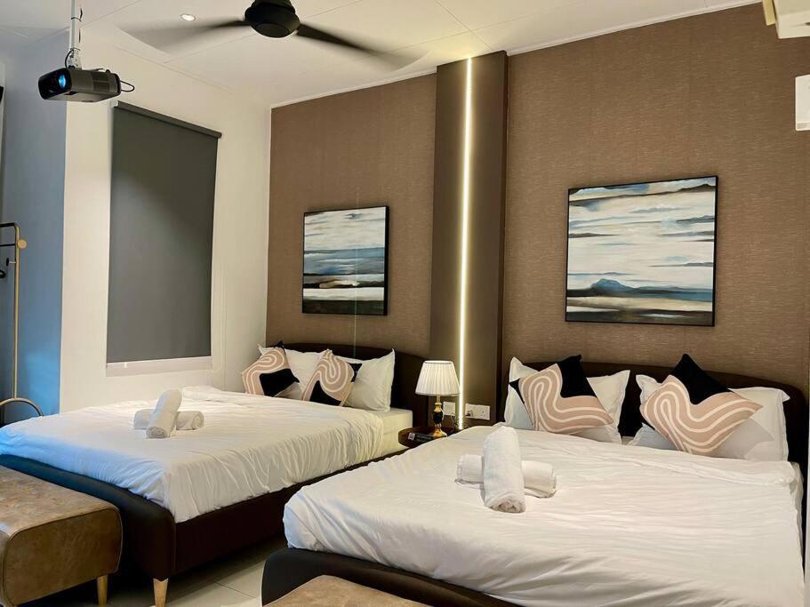 Lovely Modern 4 Bedroom Mount Austin Jb *