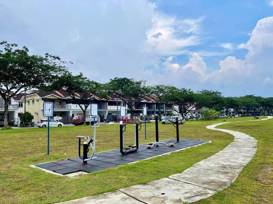 Lovely Modern 4 Bedroom Mount Austin Jb * Johor Bahru
