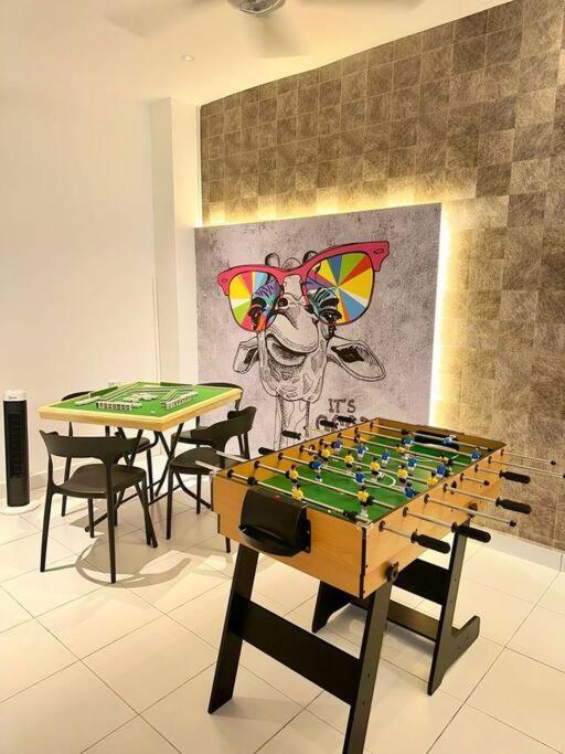Lovely Modern 4 Bedroom Mount Austin Jb